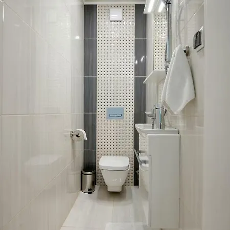 Popovich Apartament Warna